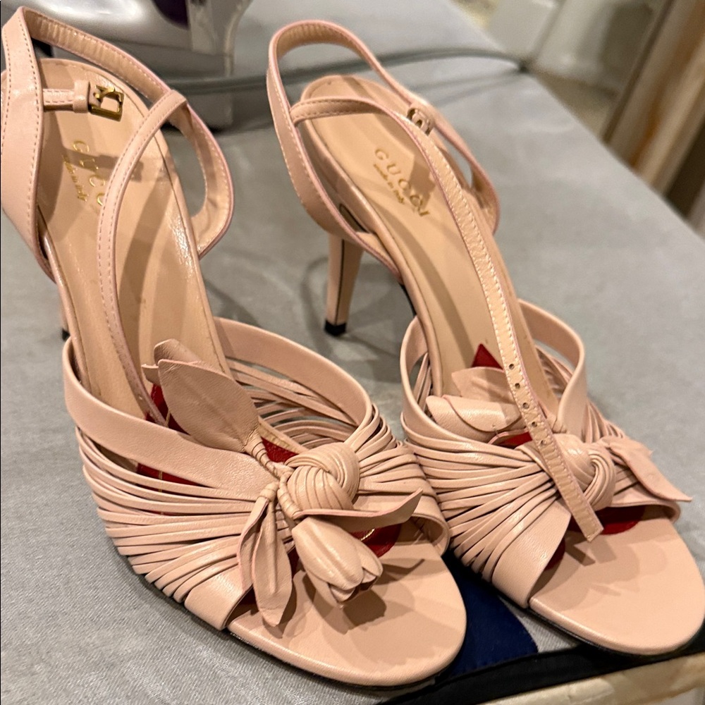 Gucci Women's Blush Knotted Heels